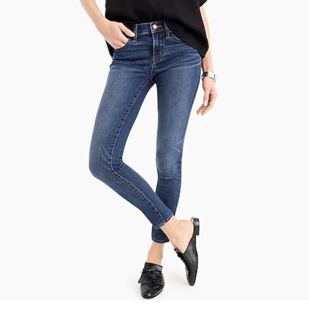 Petite 8" toothpick jean in Vista wash
Item H3484
